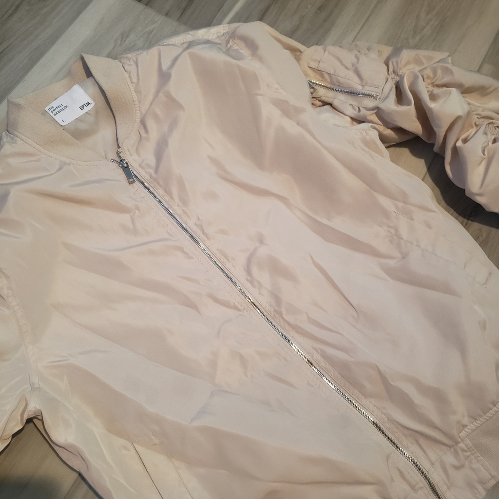 Man zip up satin jacket